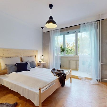 Modern 2 Bedroom Apt - Free Parking บราติสลาวา ภายนอก รูปภาพ